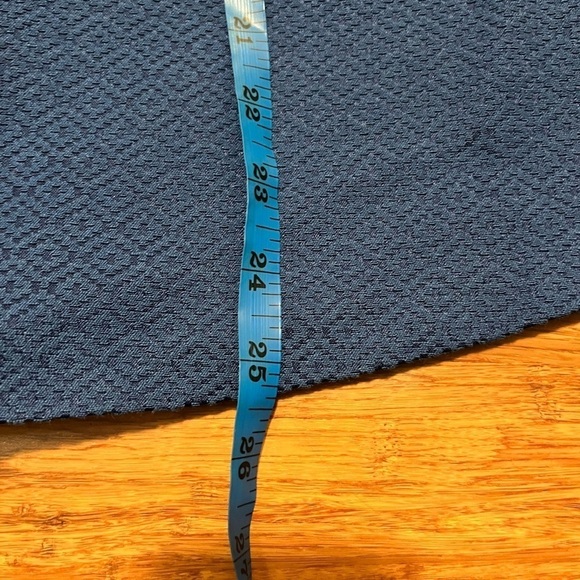 Banana Republic sleeveless blue jacquard lined peplum top w/ back zipper. Size 8 - Picture 11 of 13